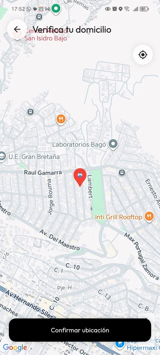 Mapa de demostración de DoGGyPetPal para verificar el domicilio con marcador y botón Confirmar ubicación.