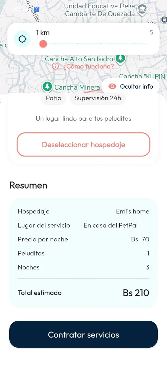 Resumen de hospedaje con precio por noche, un peludito, tres noches, total estimado y botón Contratar servicios.